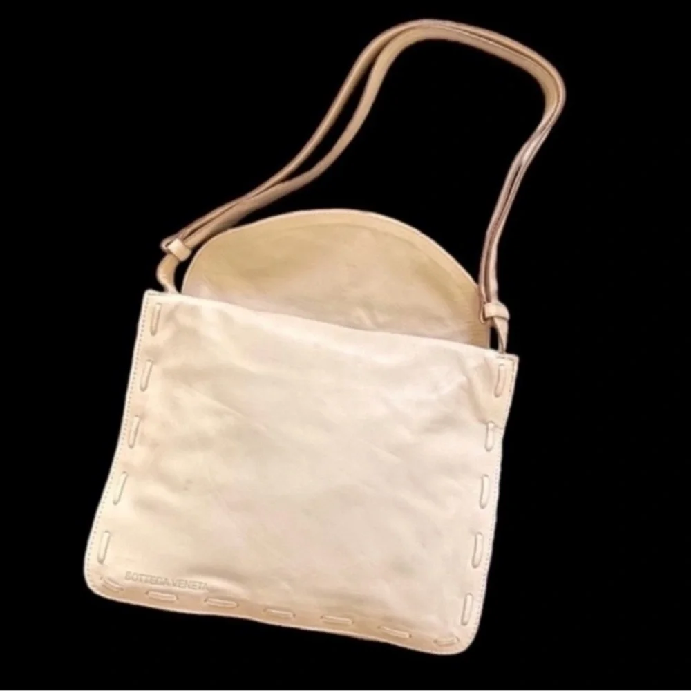 Bottega Veneta Cream Adjustable Strap Calfskin Leather Shoulder Bag